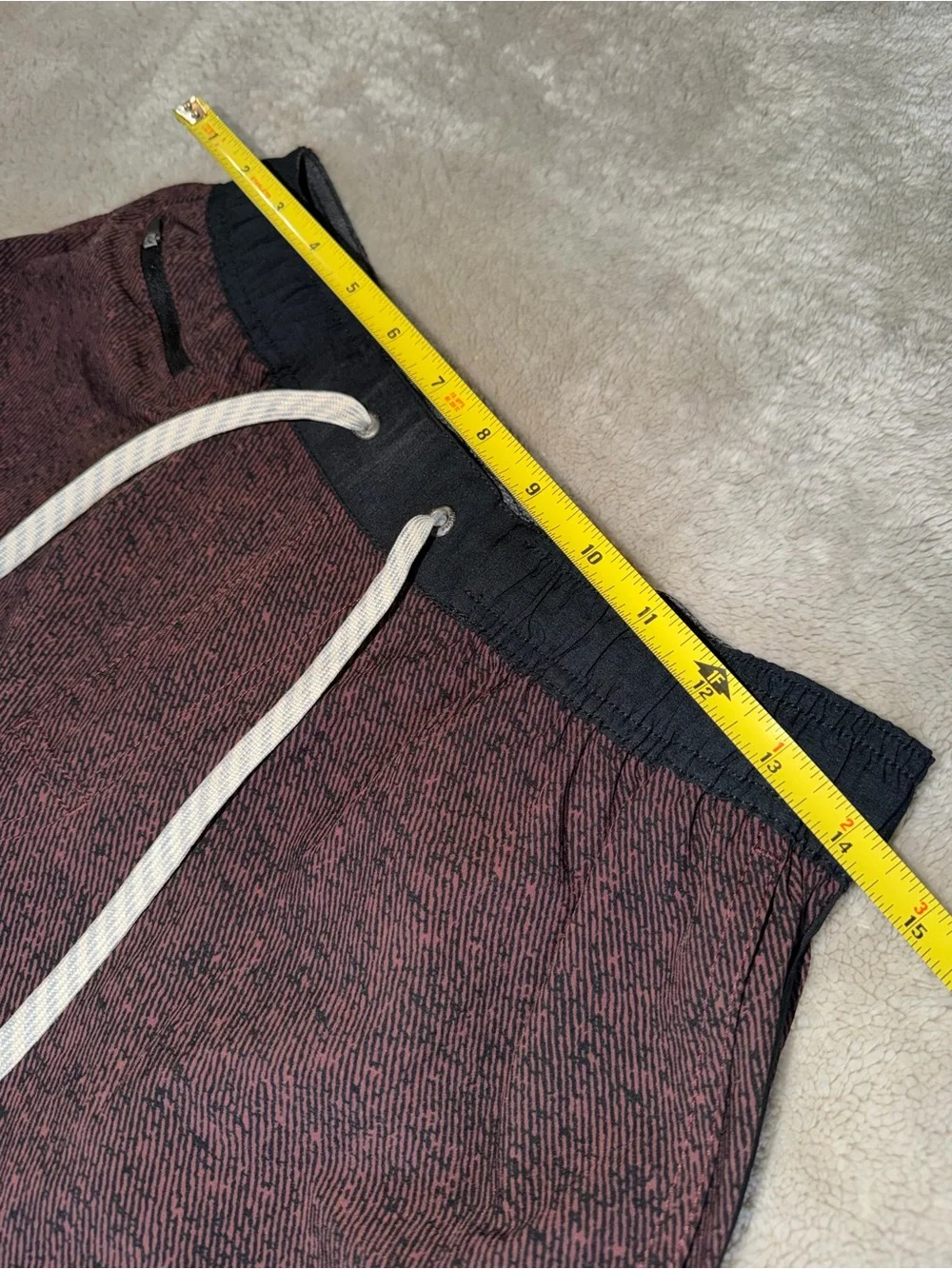 Vuori Banks Short Unlined 7” Men’s Medium Burgundy Athletic Performance Running